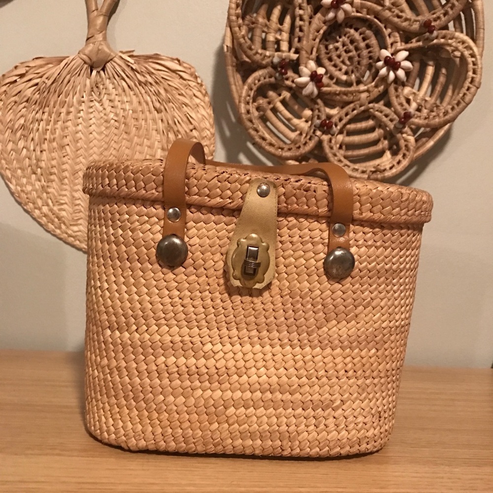 Vintage Rattan Basket Purse 💕